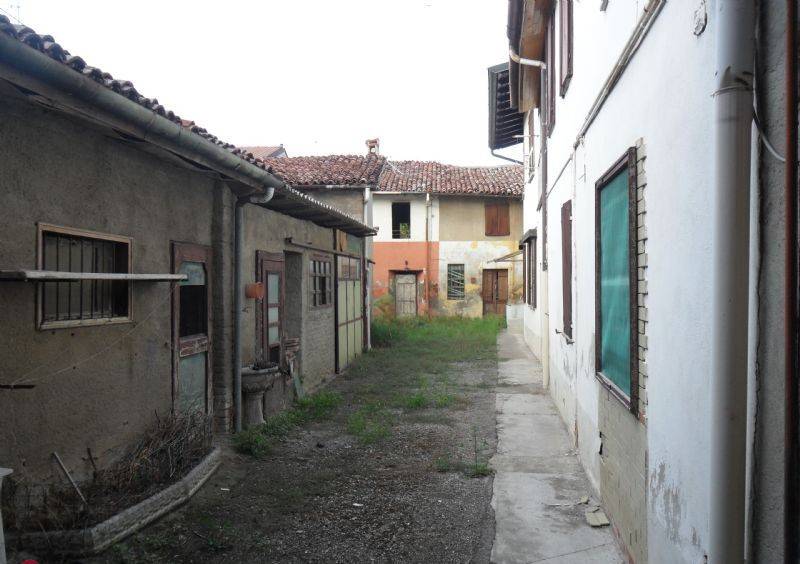 m-28.jpg